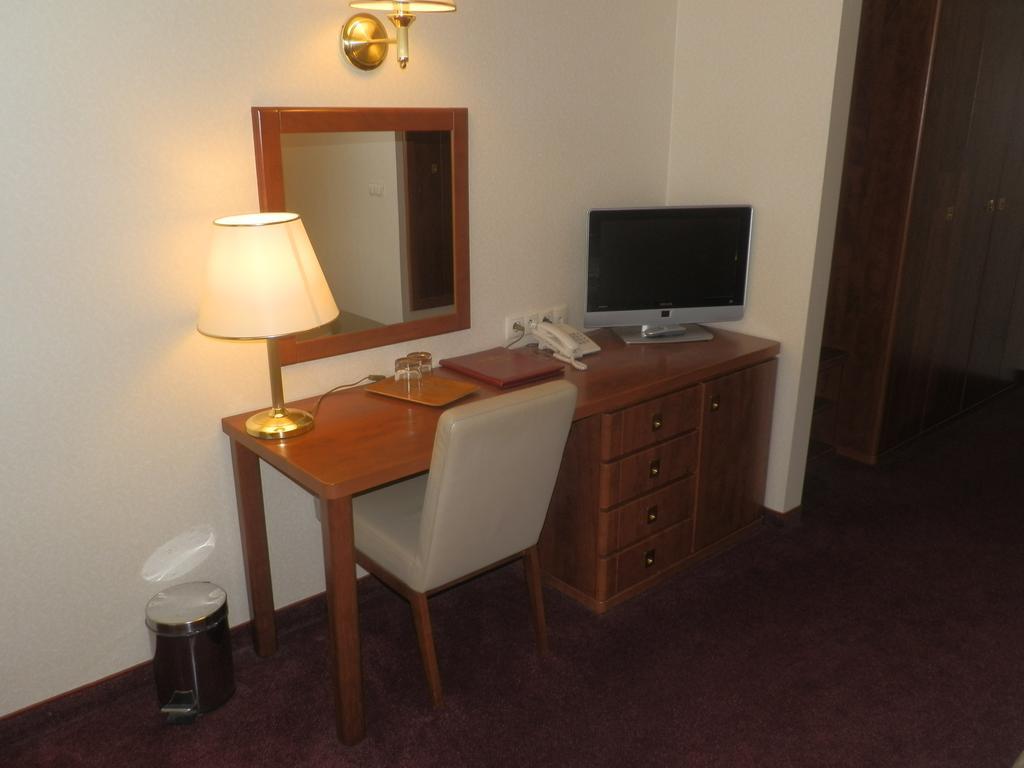 Willa Alexander Resort & Spa - Caloroczny Kryty Basen ミエルノ 部屋 写真
